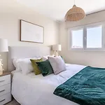 Ar11 Stylish Flat In Perfect Location 아파트 에스테포나